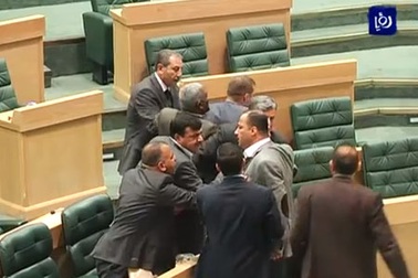 Nghị sĩ Jordan ẩu đả ngay giữa nghị trường 