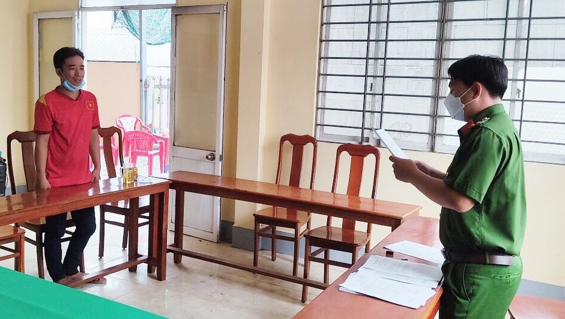 Vụ con bạc đánh trưởng công an xã giải vây đồng bọn: Bắt thêm một đối tượng - 1 Vụ con bạc đánh trưởng công an xã giải vây đồng bọn: Bắt thêm một đối tượng - 1