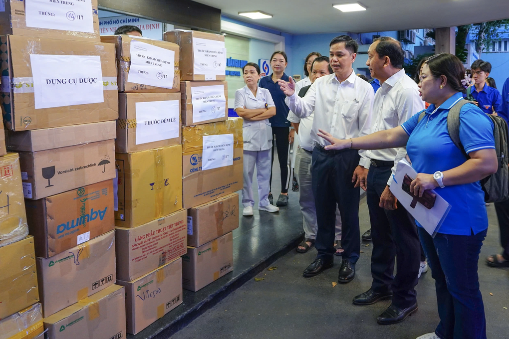 Bác sĩ cảnh báo loạt bệnh dễ bùng phát sau lũ - 4