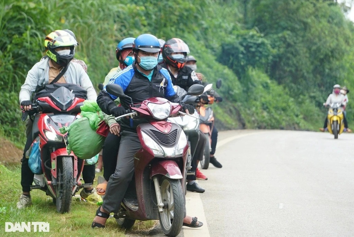 Cần hỗ trợ người về từ vùng dịch trong cách ly, xét nghiệm - 2 Cần hỗ trợ người về từ vùng dịch trong cách ly, xét nghiệm - 2