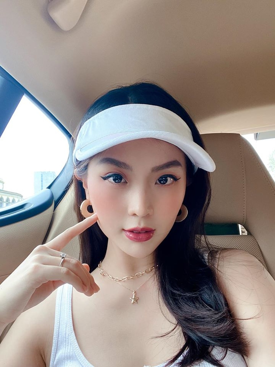 Ngất ngây nhan sắc 3 mỹ nhân Việt sau thời gian mắc kẹt tại nước ngoài - 17 Ngất ngây nhan sắc 3 mỹ nhân Việt sau thời gian mắc kẹt tại nước ngoài - 17
