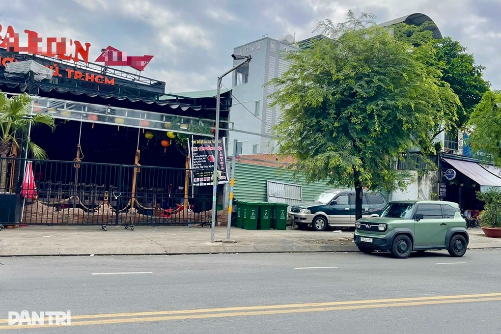 Nguyên nhân nhóm người xô xát, gây náo loạn tại quán nhậu ở TPHCM - 1 Nguyên nhân nhóm người xô xát, gây náo loạn tại quán nhậu ở TPHCM - 1