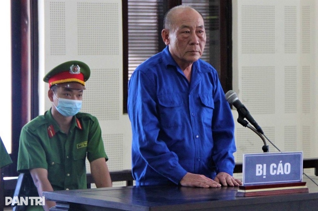 Đội trưởng chiếm đoạt tiền lương công nhân, trốn truy nã trong chùa - 1 Đội trưởng chiếm đoạt tiền lương công nhân, trốn truy nã trong chùa - 1