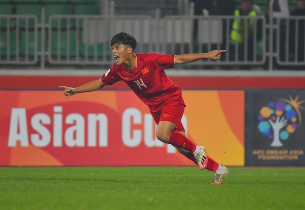 Lý do tiền đạo Quốc Việt vắng mặt ở trận giao hữu của U23 Việt Nam - 2 Lý do tiền đạo Quốc Việt vắng mặt ở trận giao hữu của U23 Việt Nam - 2