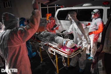 Cận cảnh quá trình di chuyển 1.000 bệnh nhân rời ổ dịch Bệnh viện Việt Đức