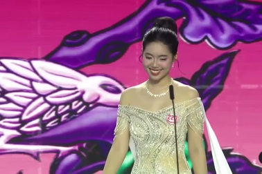 Á hậu Châu Anh trong phần thi ứng xử tại Hoa hậu Việt Nam 2024