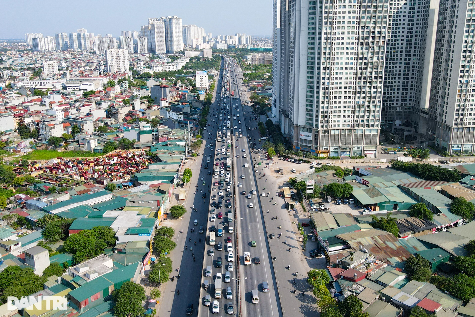 Người dân trở lại Hà Nội sau nghỉ lễ, các tuyến đường cửa ngõ ùn tắc cục bộ - 1 Người dân trở lại Hà Nội sau nghỉ lễ, các tuyến đường cửa ngõ ùn tắc cục bộ - 1