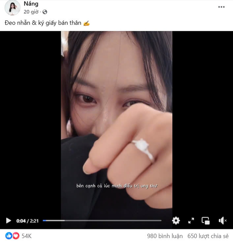 Streamer 2 lần mắc ung thư được cầu hôn gây xúc động: 7 năm, 9 lần từ chối - 2 Streamer 2 lần mắc ung thư được cầu hôn gây xúc động: 7 năm, 9 lần từ chối - 2