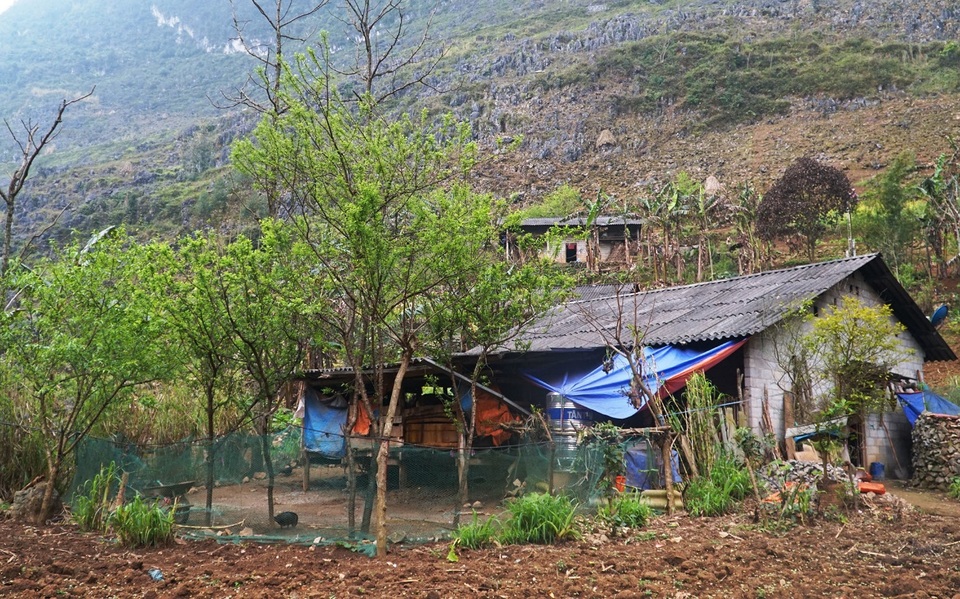 Chuyện tảo hôn, mới lên lớp 8 đã phải bỏ học để làm mẹ - 1 Chuyện tảo hôn, mới lên lớp 8 đã phải bỏ học để làm mẹ - 1