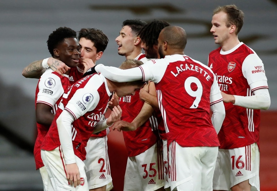 Arsenal 3-1 Chelsea: Kịch bản bất ngờ - 8 Arsenal 3-1 Chelsea: Kịch bản bất ngờ - 8
