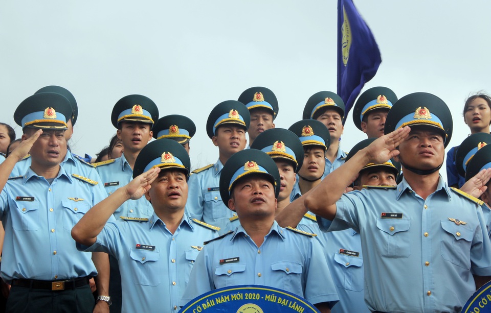 Linh thiêng lễ chào cờ đầu năm mới tại điểm cực Đông trên đất liền - 3 Linh thiêng lễ chào cờ đầu năm mới tại điểm cực Đông trên đất liền - 3