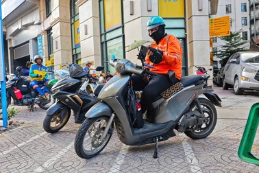 Thách thức hạ tầng khi chuyển đổi xe máy điện ở TPHCM