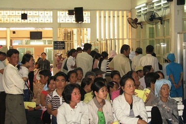 Đề nghị xây tường ngăn Trung tâm y khoa Medic với nhà dân