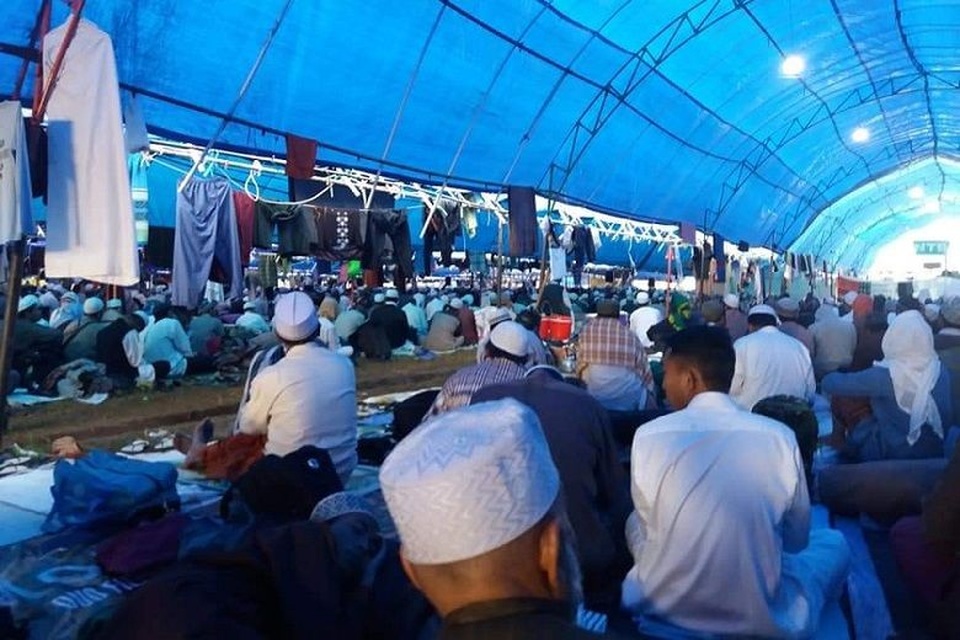 Hàng nghìn người dự thánh lễ ở Indonesia bất chấp Covid-19 - 1 Hàng nghìn người dự thánh lễ ở Indonesia bất chấp Covid-19 - 1