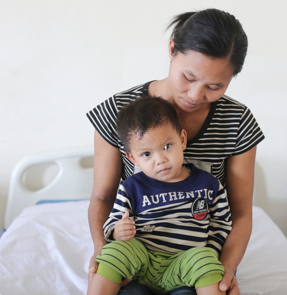 Giải cứu khối thoát vị bẹn bẩm sinh to như quả ổi cho bé 2 tuổi - 1 Giải cứu khối thoát vị bẹn bẩm sinh to như quả ổi cho bé 2 tuổi - 1