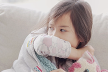 Trẻ bị ho có nên uống thuốc kháng sinh, khi nào cần nhập viện?