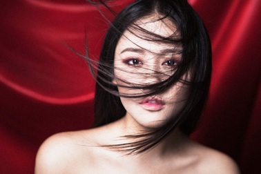 Văn Mai Hương hát cùng quán quân The Voice Hong Kong