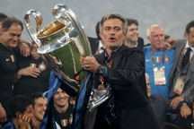 Mourinho trở lại Italia: Miền đất hứa hay cơn ác mộng mới?