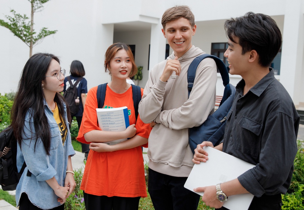 Một trường đại học ở TPHCM thu gần 1.700 tỷ đồng trong năm 2023 - 1 Một trường đại học ở TPHCM thu gần 1.700 tỷ đồng trong năm 2023 - 1