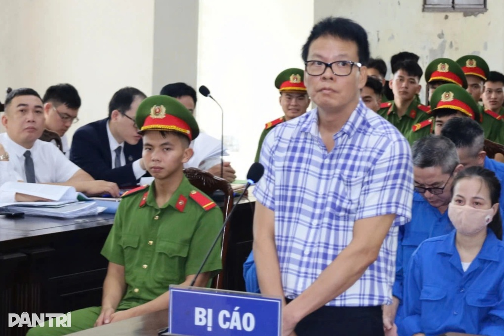 Ông Đồng Xuân Thụ khai không chỉ đạo phóng viên đi ép buộc doanh nghiệp - 1 Ông Đồng Xuân Thụ khai không chỉ đạo phóng viên đi ép buộc doanh nghiệp - 1