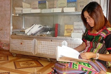 “Dòng họ” kể sử thi dài... hàng vạn trang giấy