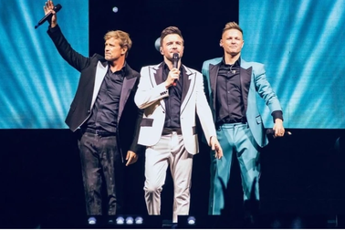 Westlife đến Hà Nội biểu diễn vào tháng 6, nhóm 911 là khách mời đặc biệt