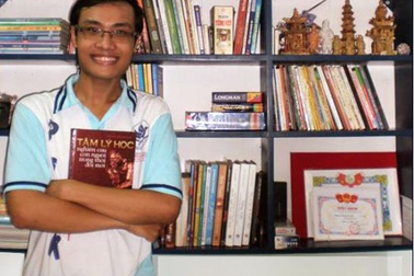 Thủ khoa ĐH KHXH & NV TPHCM: Không gồng mình ngồi học