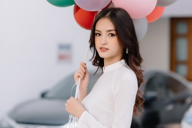 Hoa khôi Ngoại thương khoe ảnh kỷ yếu trong trẻo, tinh khôi