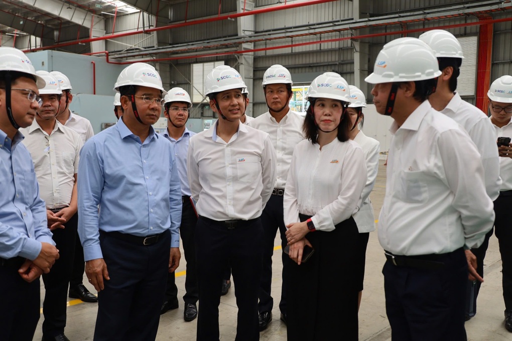 Chủ tịch TPHCM thăm và làm việc tại Tổ hợp Hóa dầu Long Sơn - 1 Chủ tịch TPHCM thăm và làm việc tại Tổ hợp Hóa dầu Long Sơn - 1