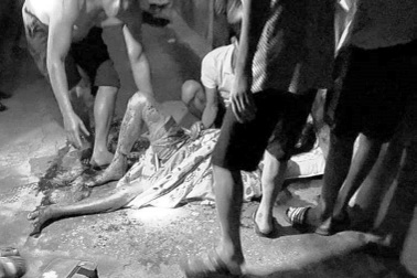 Nghịch tử cầm kiếm tự chế chém bố đẻ trọng thương