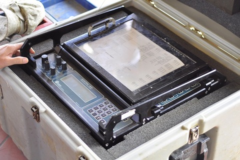 Máy siêu âm khảo sát phần cầu Ghềnh sập dưới đáy sông