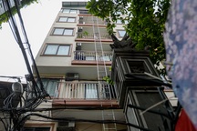 Chung cư mini ở Hà Nội ồ ạt lắp thang thoát hiểm ngoài trời