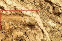 Bờ sông Ngàn Sâu sạt lở, phát lộ quả bom nặng gần 200kg