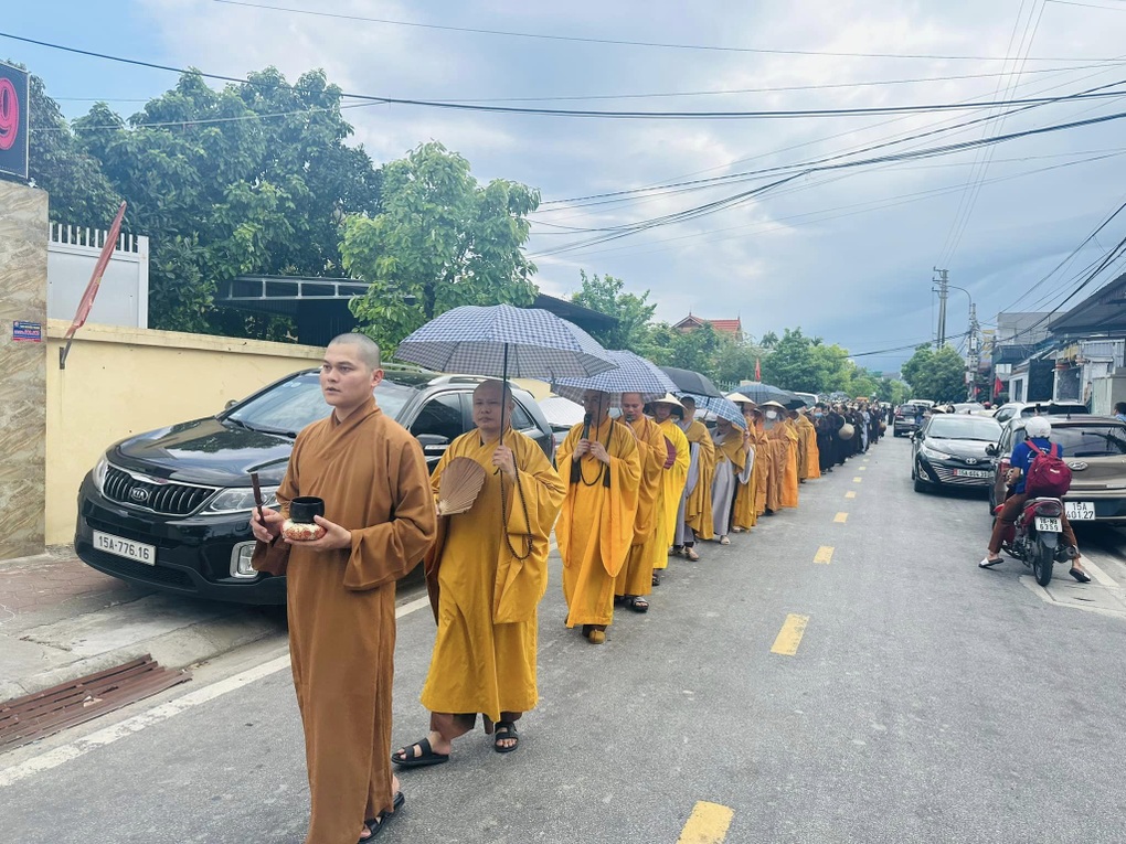 Tang lễ ca nương Tú Thanh: Mẹ nhắn gửi từ xa, cô giáo và bạn học khóc nghẹn - 6 Tang lễ ca nương Tú Thanh: Mẹ nhắn gửi từ xa, cô giáo và bạn học khóc nghẹn - 6