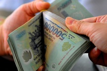 Nhân viên ngân hàng dài cổ... ngóng thưởng Tết