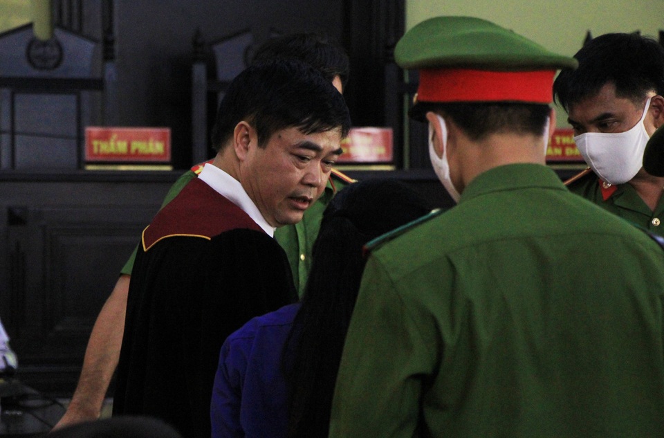 Xét xử vụ gian lận thi cử ở Sơn La: Cựu Giám đốc sở GD-ĐT xin vắng mặt - 14 Xét xử vụ gian lận thi cử ở Sơn La: Cựu Giám đốc sở GD-ĐT xin vắng mặt - 14