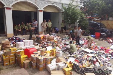 Bắc Giang tiêu hủy nhiều đồ chơi kích dục và bạo lực