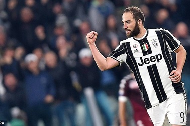 Thoát thua ở phút 92, Juventus chưa thể vô địch Serie A