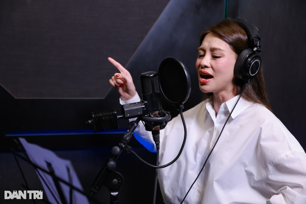 Nuevo Día Brillante Concierto: Las estrellas se reúnen para difundir mensajes humanos - 3 Hòa nhạc Rực rỡ ngày mới: Dàn sao hội tụ, lan tỏa thông điệp nhân văn - 3