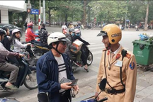 Những mức xử phạt mới mà người đi xe máy cần biết