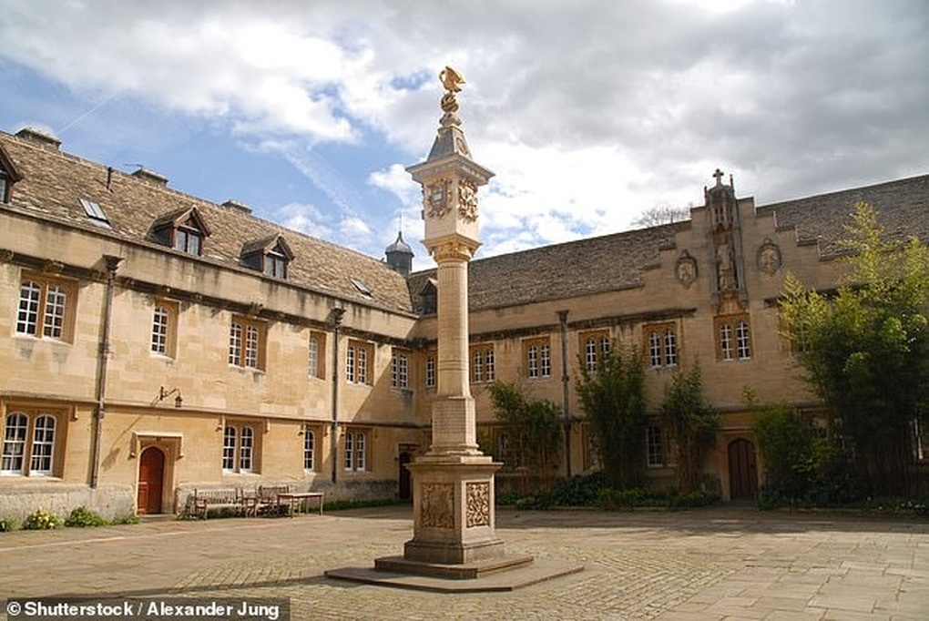 Nam sinh viên Đại học Oxford tự sát vì bị tố tấn công tình dục - 3 Nam sinh viên Đại học Oxford tự sát vì bị tố tấn công tình dục - 3