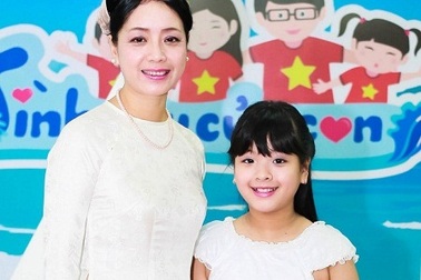 Chiều Xuân “khoe” con gái đáng yêu trong ngày hội gia đình