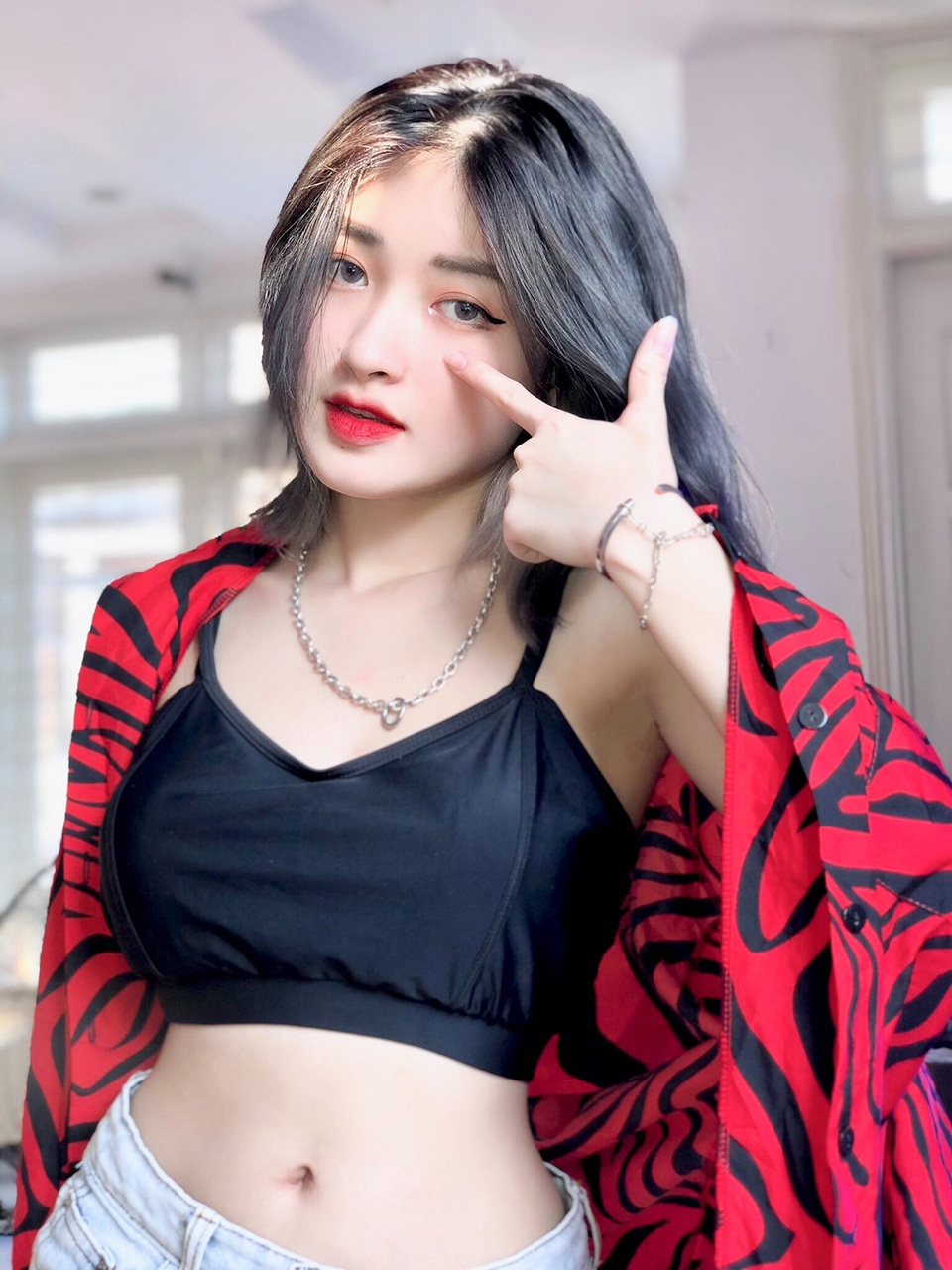 Xuất hiện bản sao “hot girl trà sữa” xinh như kẹo ngọt - 11