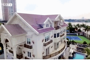 Có gì trong biệt thự dát vàng trăm tỷ đồng của nhà chồng Hà Tăng?