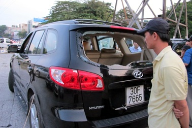 CSGT giải cứu lái xe bị côn đồ truy sát