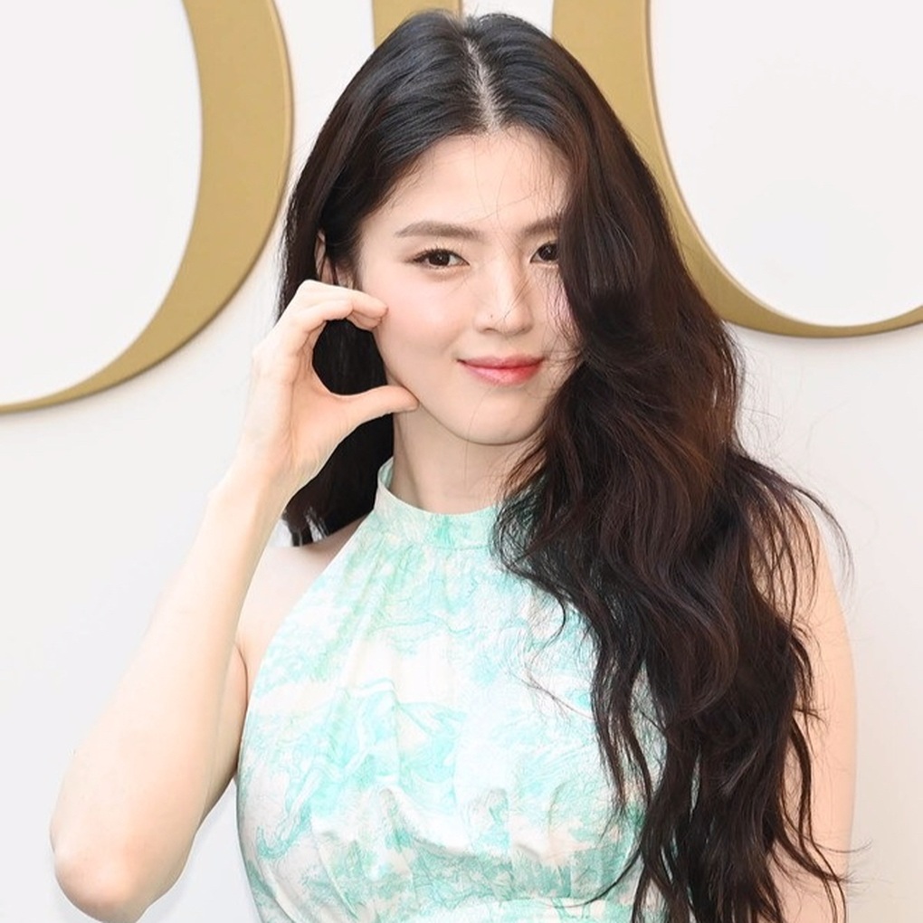 Mỹ nhân Thế giới hôn nhân Han So Hee bị tố khai gian tuổi, gặp vận đen - 4 Mỹ nhân Thế giới hôn nhân Han So Hee bị tố khai gian tuổi, gặp vận đen - 4