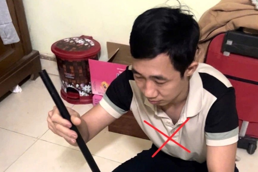 Khởi tố đối tượng tàng trữ súng nén hơi cùng hàng trăm viên đạn tự chế - 1