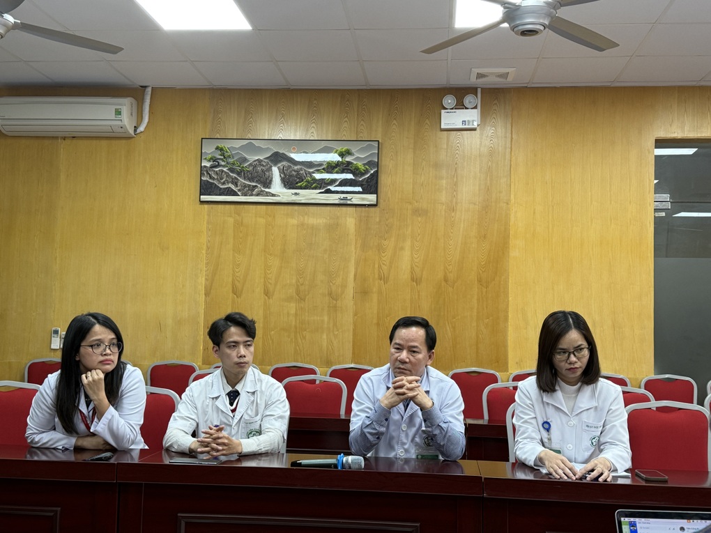 Nữ sinh luôn mặc áo dài tay kín mít, cha mẹ bàng hoàng phát hiện sự thật - 3 Nữ sinh luôn mặc áo dài tay kín mít, cha mẹ bàng hoàng phát hiện sự thật - 3