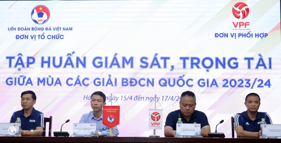 Bế mạc tập huấn giám sát trọng tài, trọng tài giữa mùa giải ở phía Bắc - 1