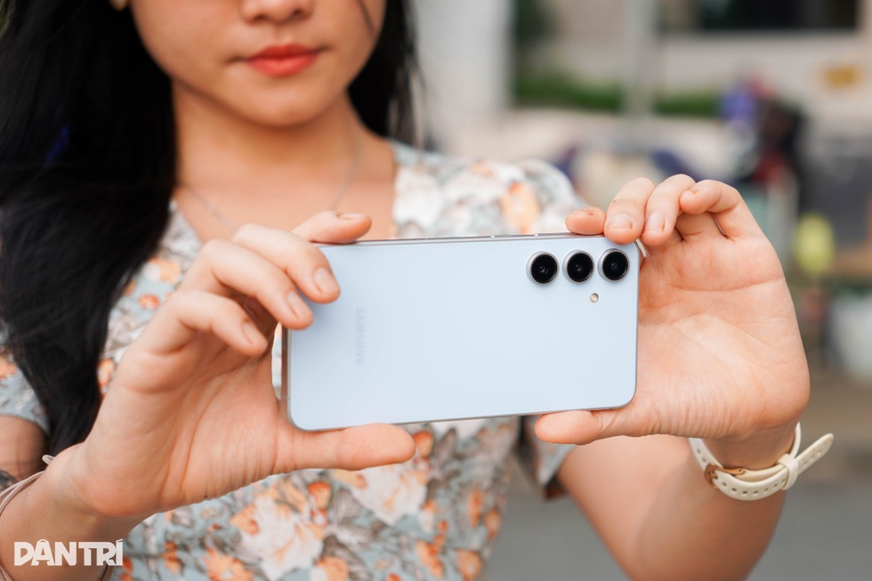 Trải nghiệm camera Galaxy S24 FE: Nhiều tính năng, hỗ trợ AI chỉnh sửa ảnh - 12 Trải nghiệm camera Galaxy S24 FE: Nhiều tính năng, hỗ trợ AI chỉnh sửa ảnh - 12